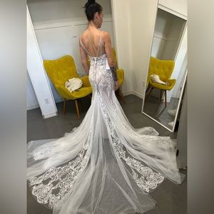 Wedding Bridal gown dress mermaid lace tulle Azazie Josephine size 4 white/nude